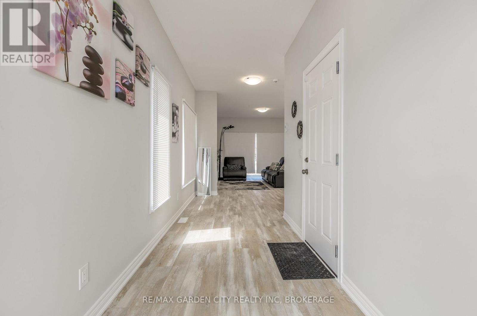33 Bounty Avenue, Thorold, Ontario  L2V 0H3 - Photo 2 - X13621072