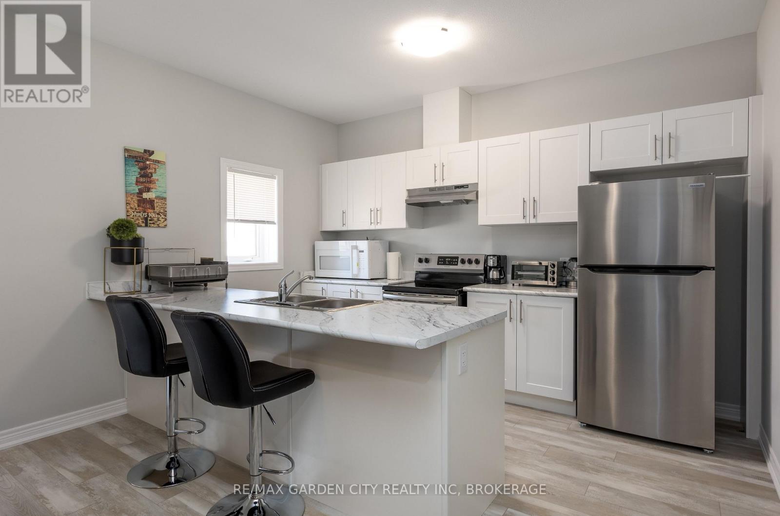33 Bounty Avenue, Thorold, Ontario  L2V 0H3 - Photo 5 - X13621072