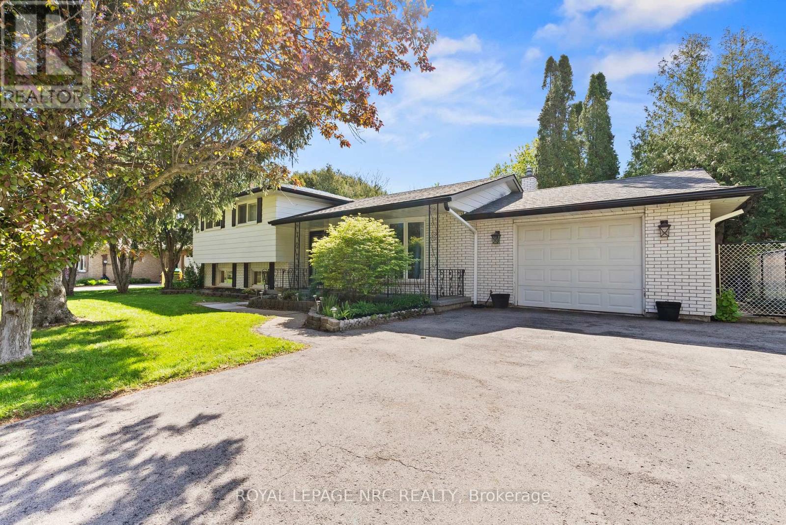 21 Upper Canada Drive, Niagara-On-The-Lake, Ontario  L0S 1J0 - Photo 2 - X13621438
