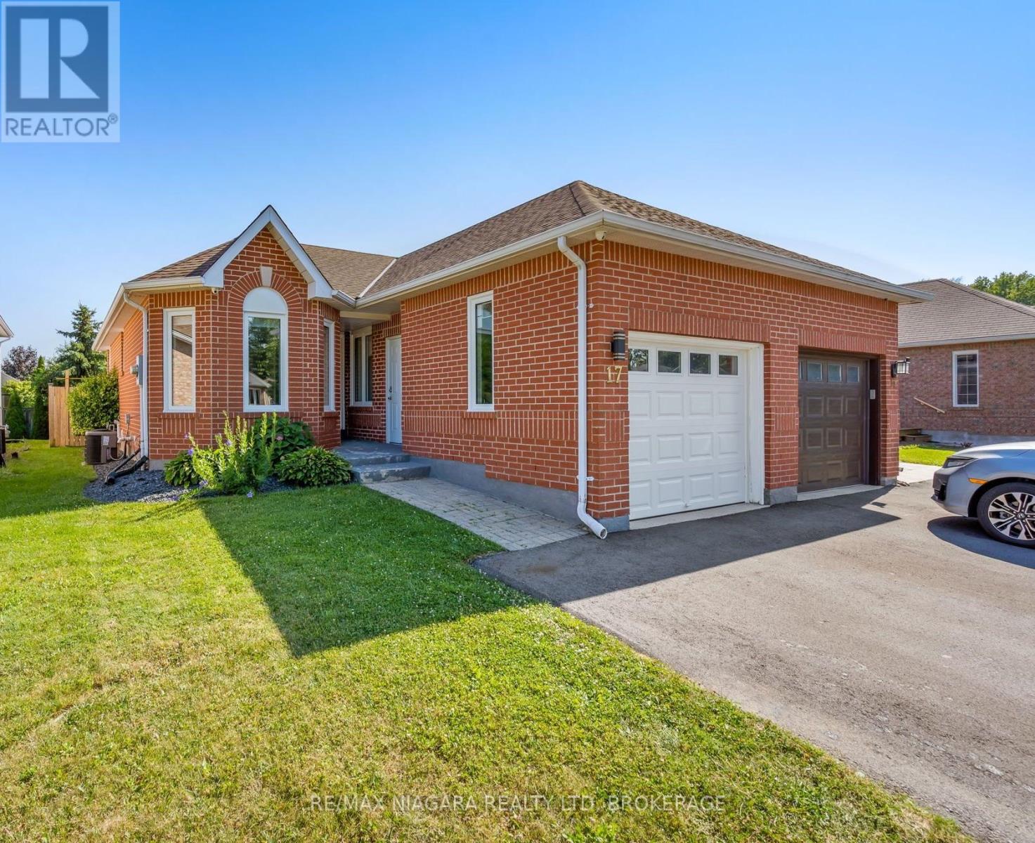 17 JACKSON COURT W, Welland, Ontario