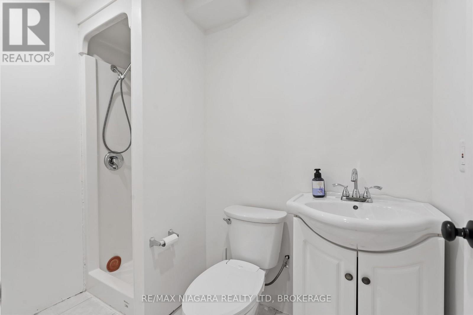 17 Jackson Court W, Welland, Ontario  L3C 7G2 - Photo 22 - X13622662