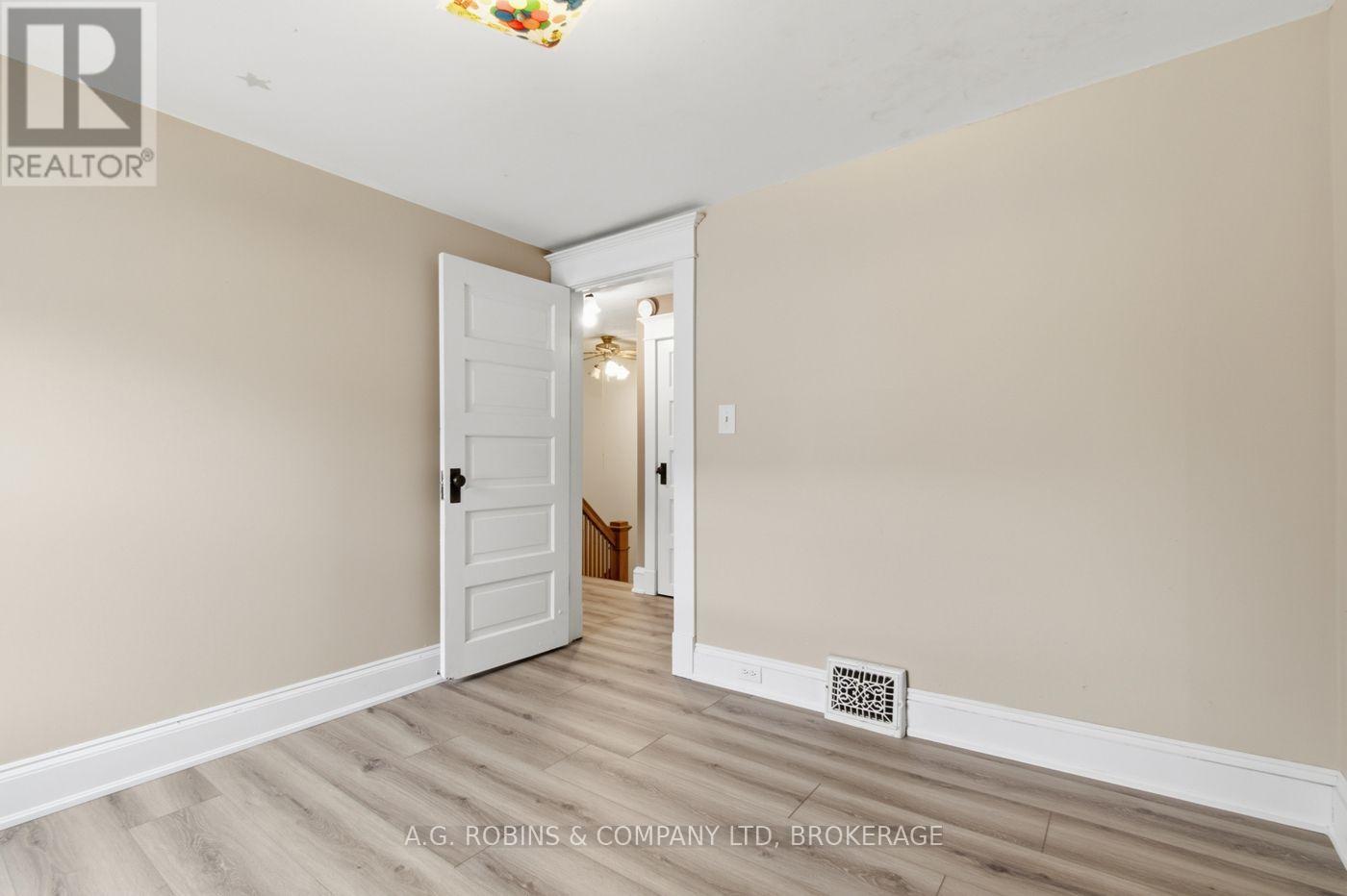 6345 Barker Street, Niagara Falls, Ontario  L2G 1Y6 - Photo 25 - X13622890
