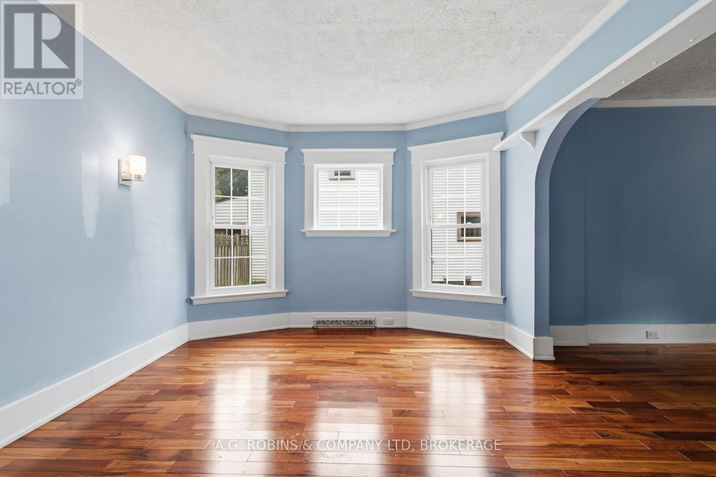 6345 Barker Street, Niagara Falls, Ontario  L2G 1Y6 - Photo 9 - X13622890