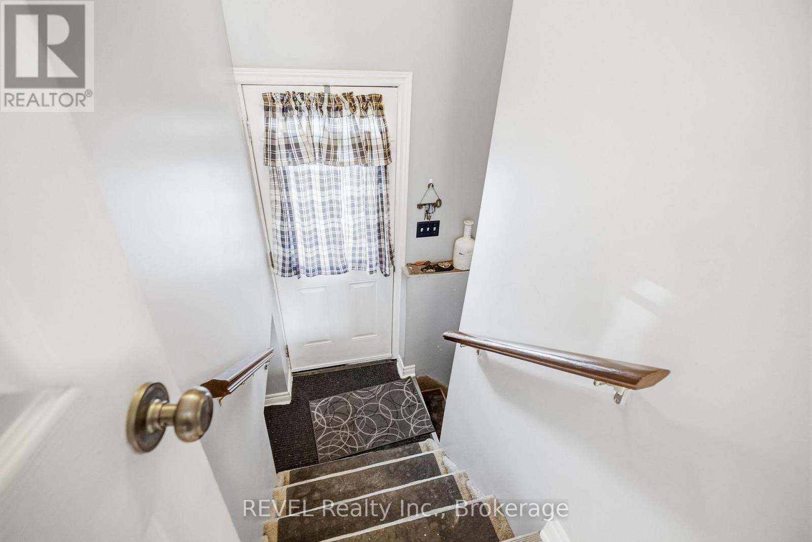 9 Cambridge Avenue, St. Catharines, Ontario  L2P 1W6 - Photo 17 - X13622976