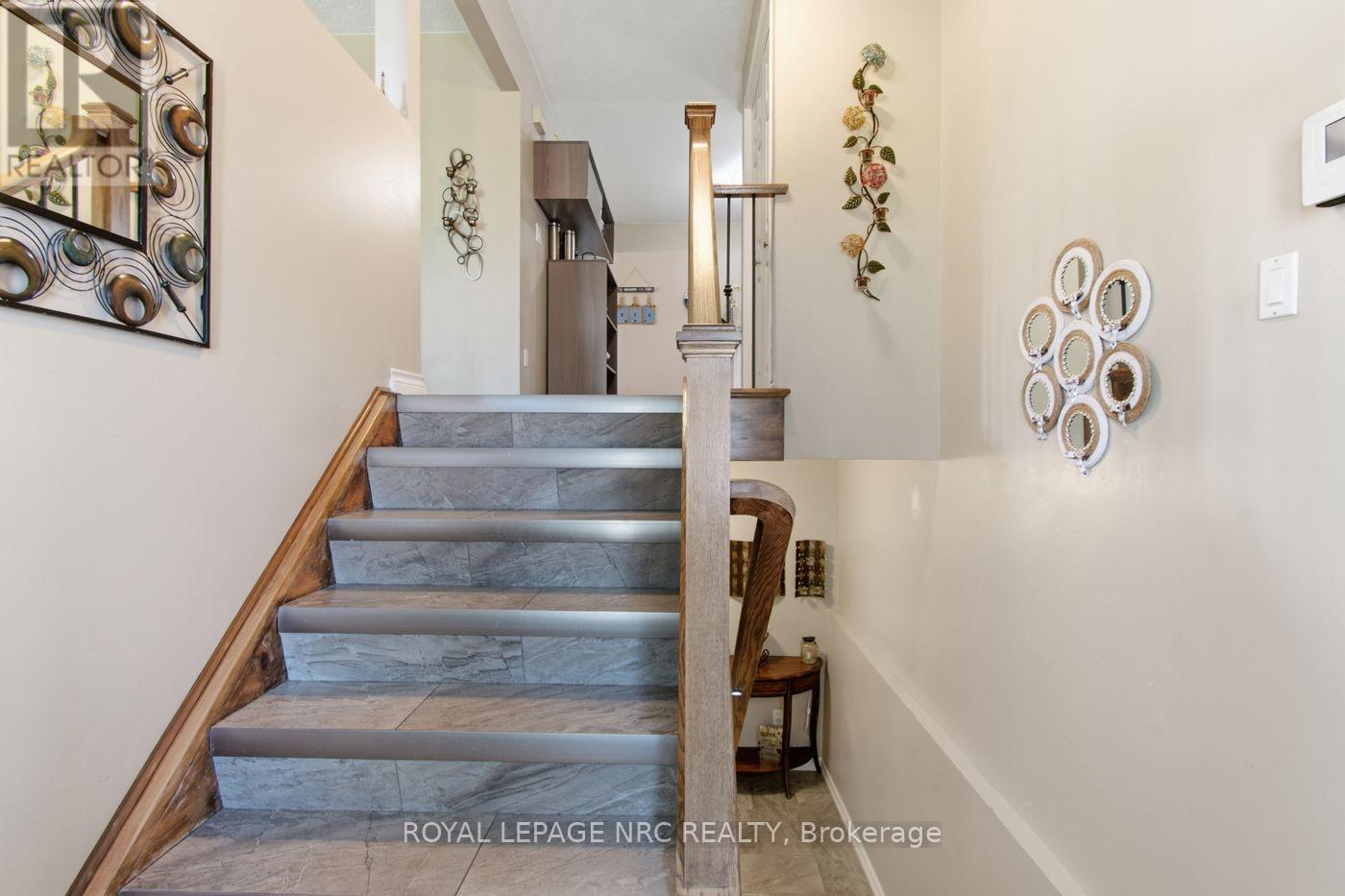 28 Rollins Drive, Welland, Ontario  L3C 6Z8 - Photo 3 - X13623984