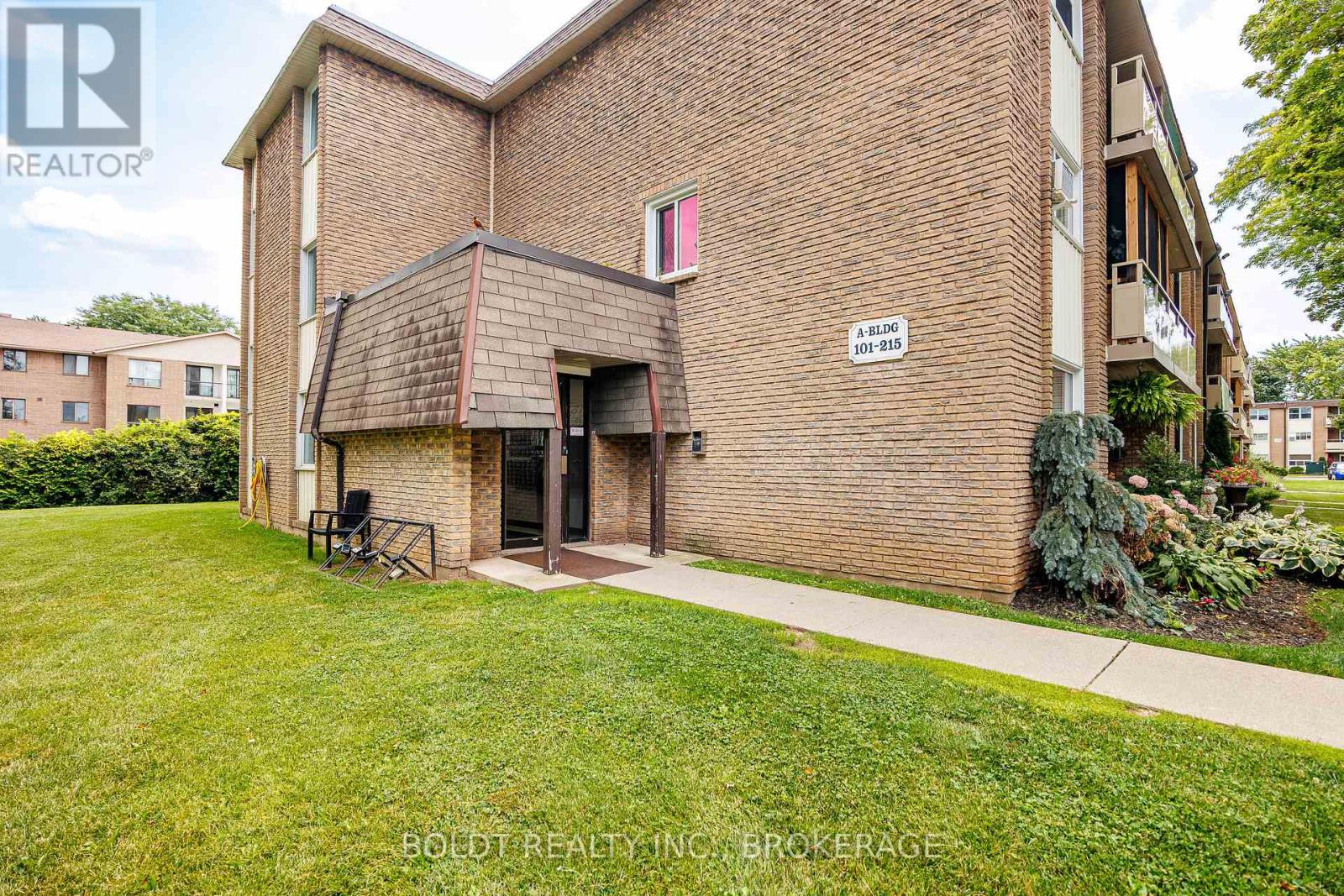 209 - 41 Rykert Street, St. Catharines, Ontario  L2S 3A4 - Photo 3 - X13624058