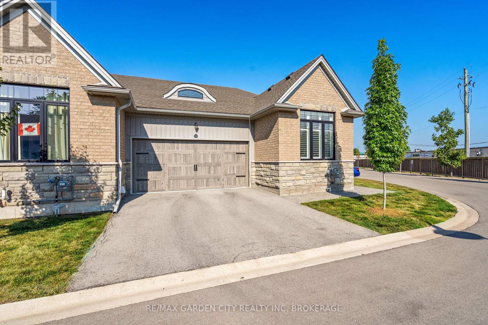 54 Borden Trail, Welland, Ontario  L3B 5X1 - Photo 2 - X13624134