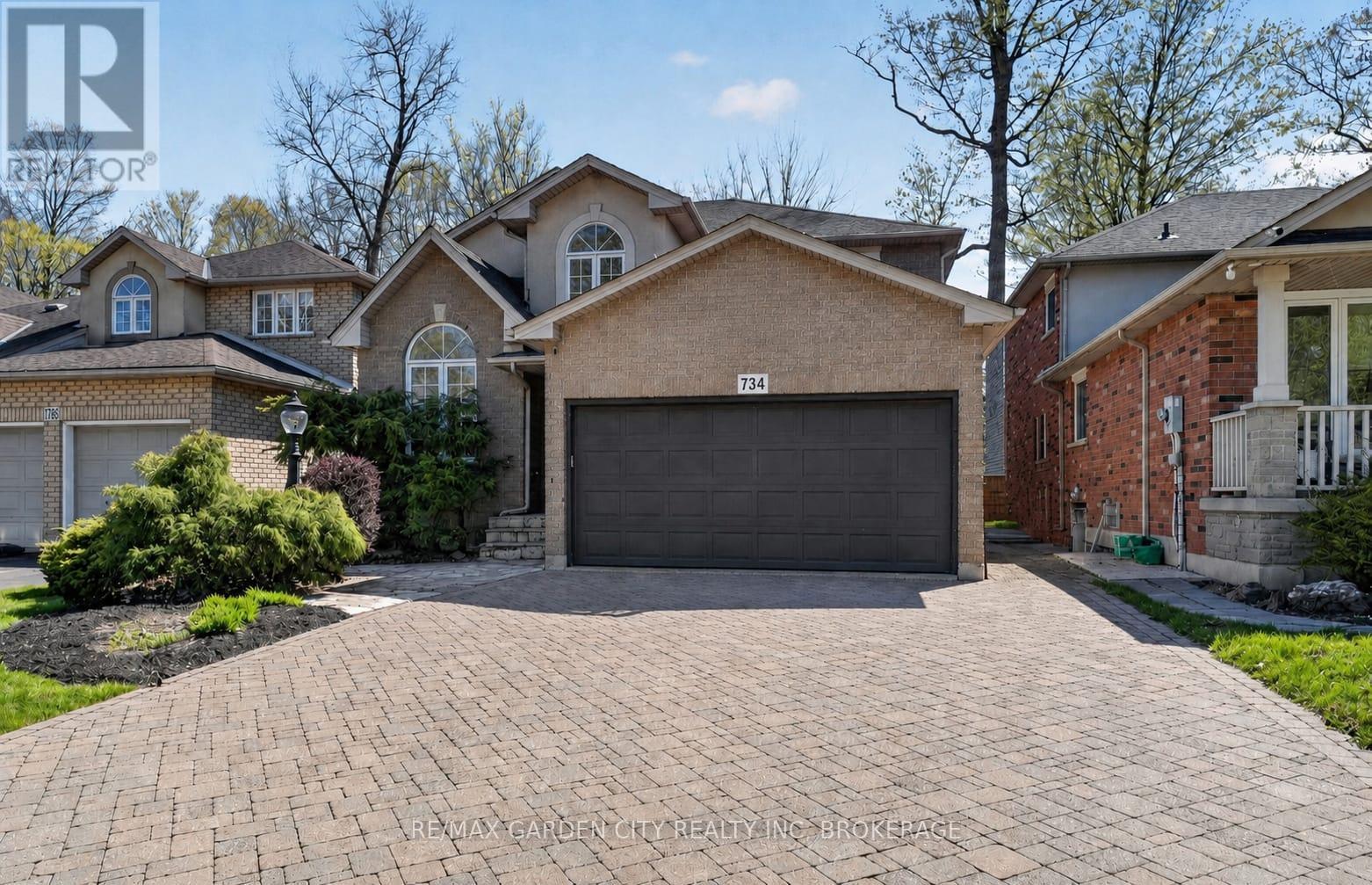 734 BRIGADOON DRIVE, Hamilton, Ontario