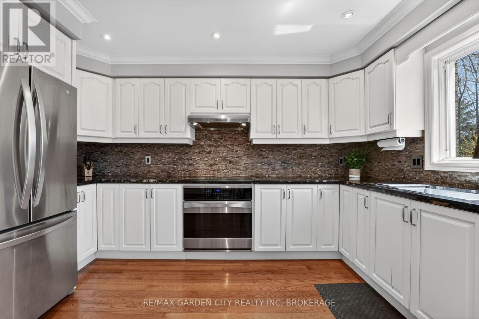 734 Brigadoon Drive, Hamilton, Ontario  L9C 7S2 - Photo 11 - X13624792
