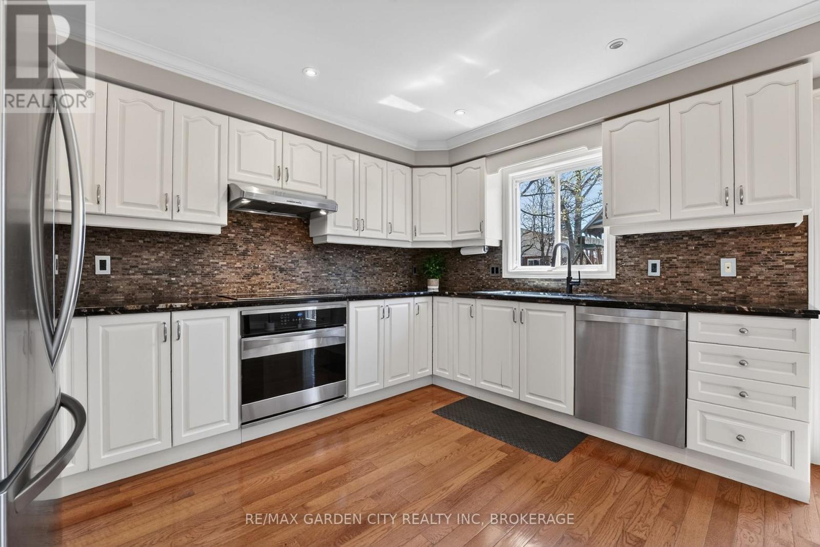 734 Brigadoon Drive, Hamilton, Ontario  L9C 7S2 - Photo 13 - X13624792