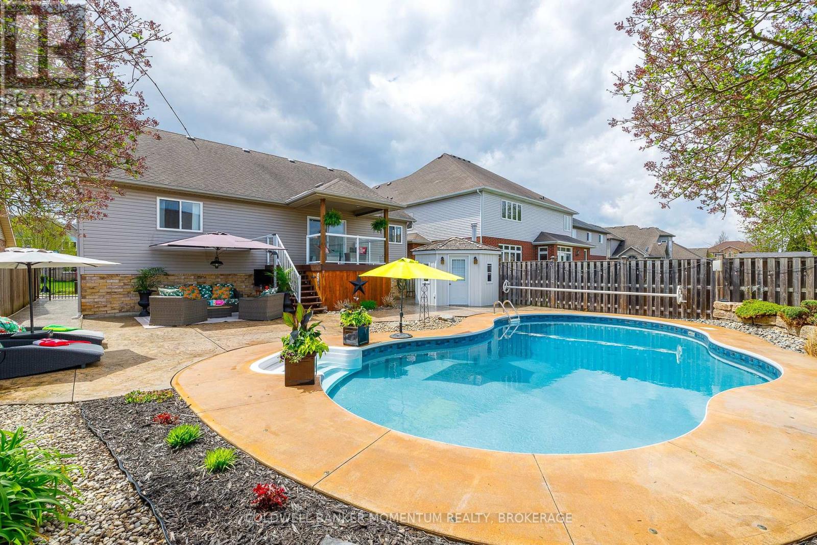 19 Damson Street, St. Catharines, Ontario  L2S 4B2 - Photo 2 - X13624926