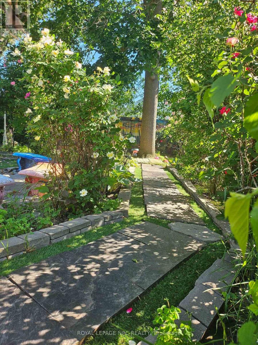 7 Vera Street, St. Catharines, Ontario  L2S 1C3 - Photo 35 - X13626470
