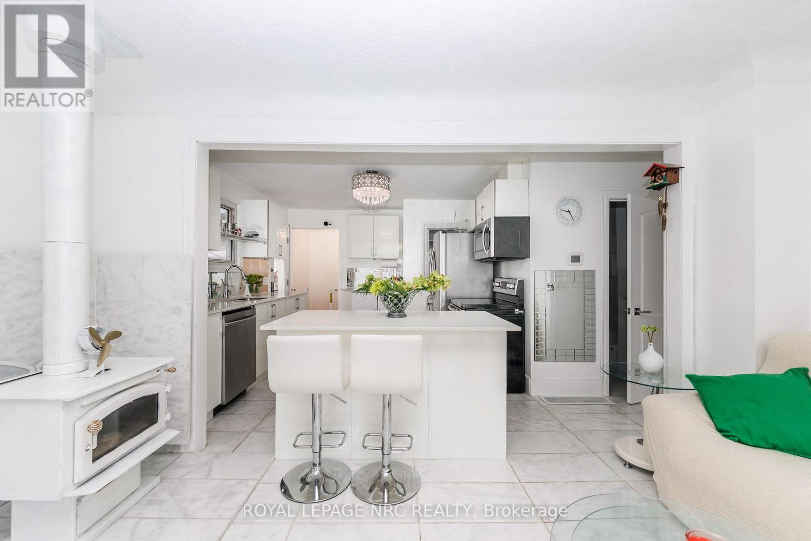 7 Vera Street, St. Catharines, Ontario  L2S 1C3 - Photo 4 - X13626470