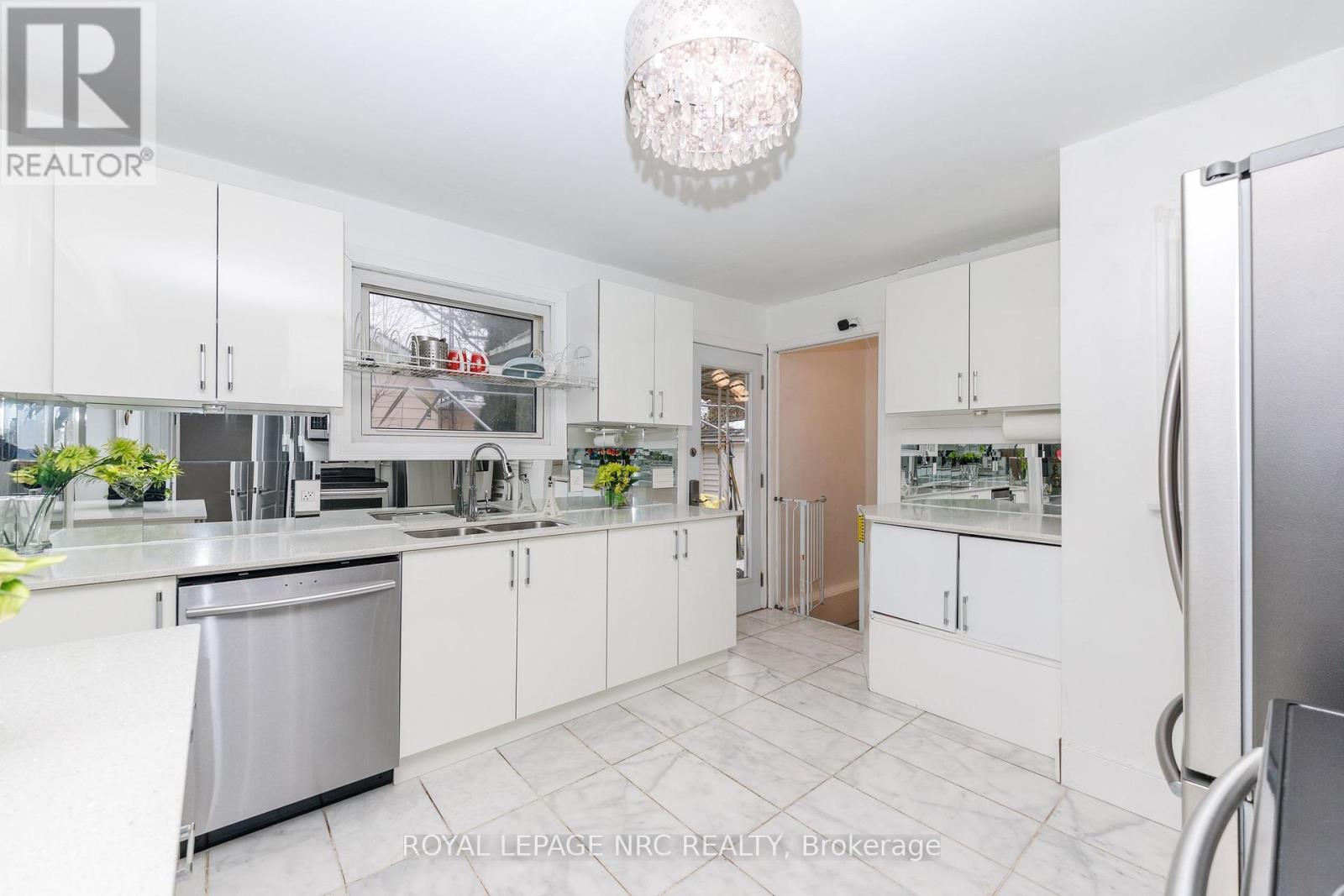 7 Vera Street, St. Catharines, Ontario  L2S 1C3 - Photo 6 - X13626470