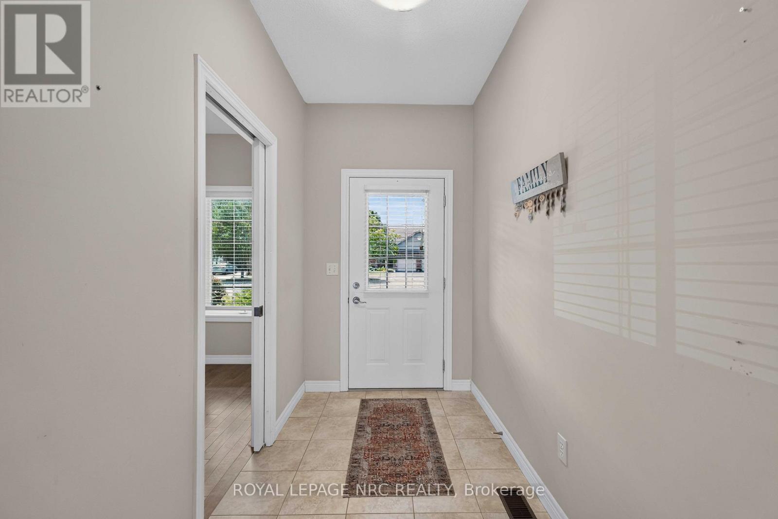 82 Maple Street, Port Colborne, Ontario  L3K 6G7 - Photo 3 - X13627542