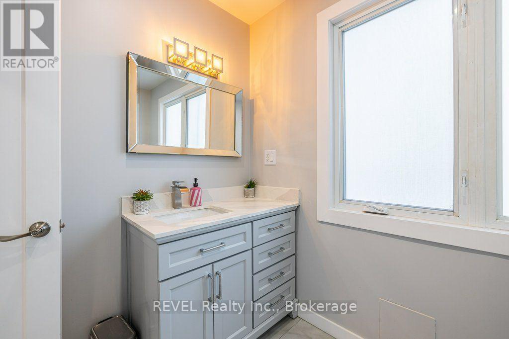 165 East West Line, Niagara-On-The-Lake, Ontario  L0S 1J0 - Photo 15 - X13628266