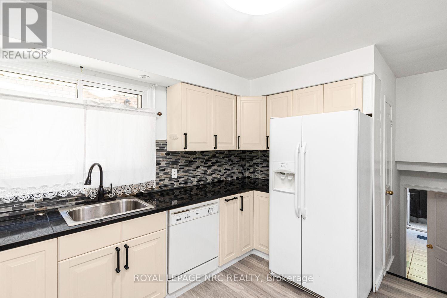 100 Mountain Avenue N, Hamilton, Ontario  L8G 3P7 - Photo 12 - X13628906