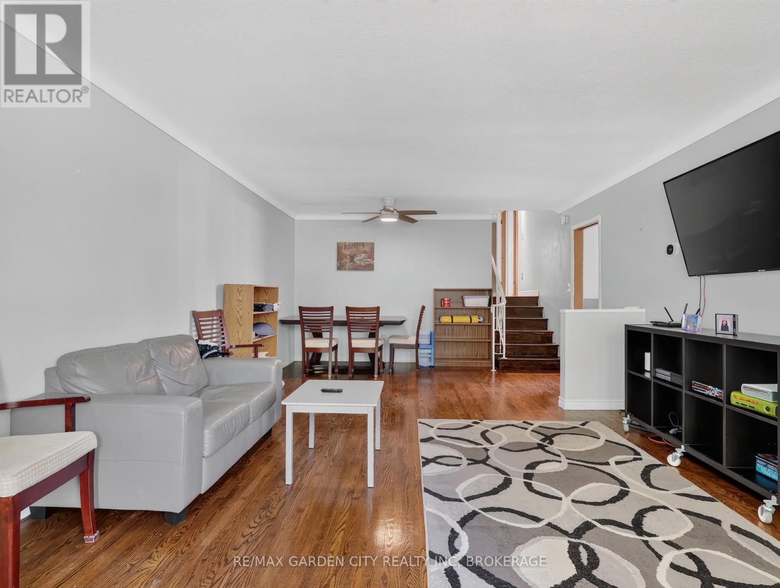 19 Black Knight Road, St. Catharines, Ontario  L2N 3B9 - Photo 4 - X13629196