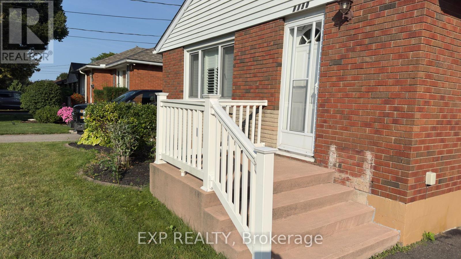 6150 Fingland Street, Niagara Falls, Ontario  L2E 2G4 - Photo 2 - X13629442