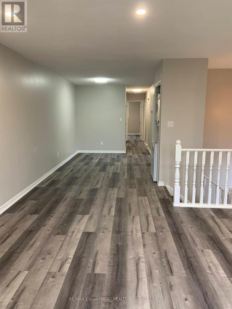 Main - 87 Chapel Hill Crescent, Welland, Ontario  L3C 6G8 - Photo 2 - X13634686