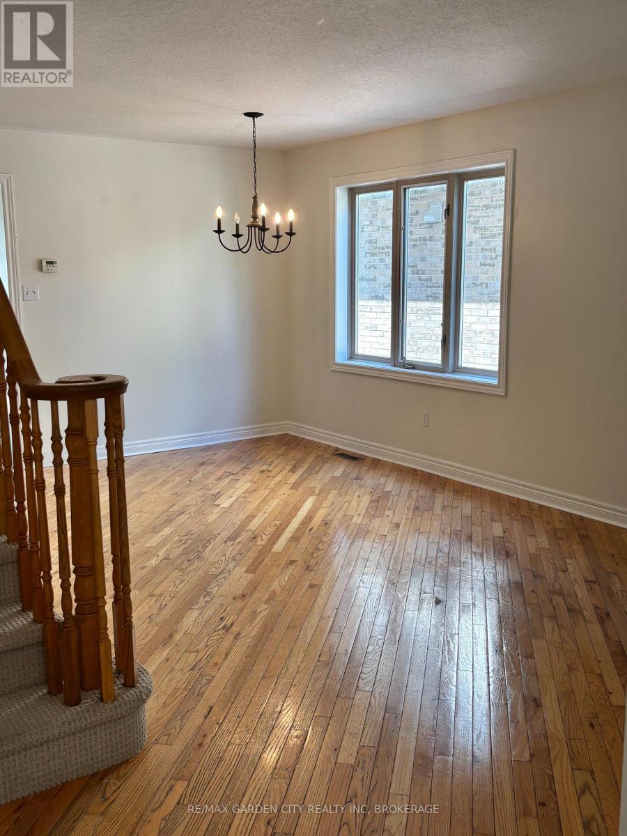 31 Robertson Road, Niagara-On-The-Lake, Ontario  L0S 1J0 - Photo 3 - X13635020