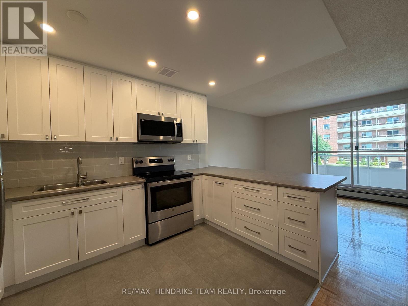 203 - 33 Leaside Drive, St. Catharines, Ontario  L2M 4G2 - Photo 4 - X13635422