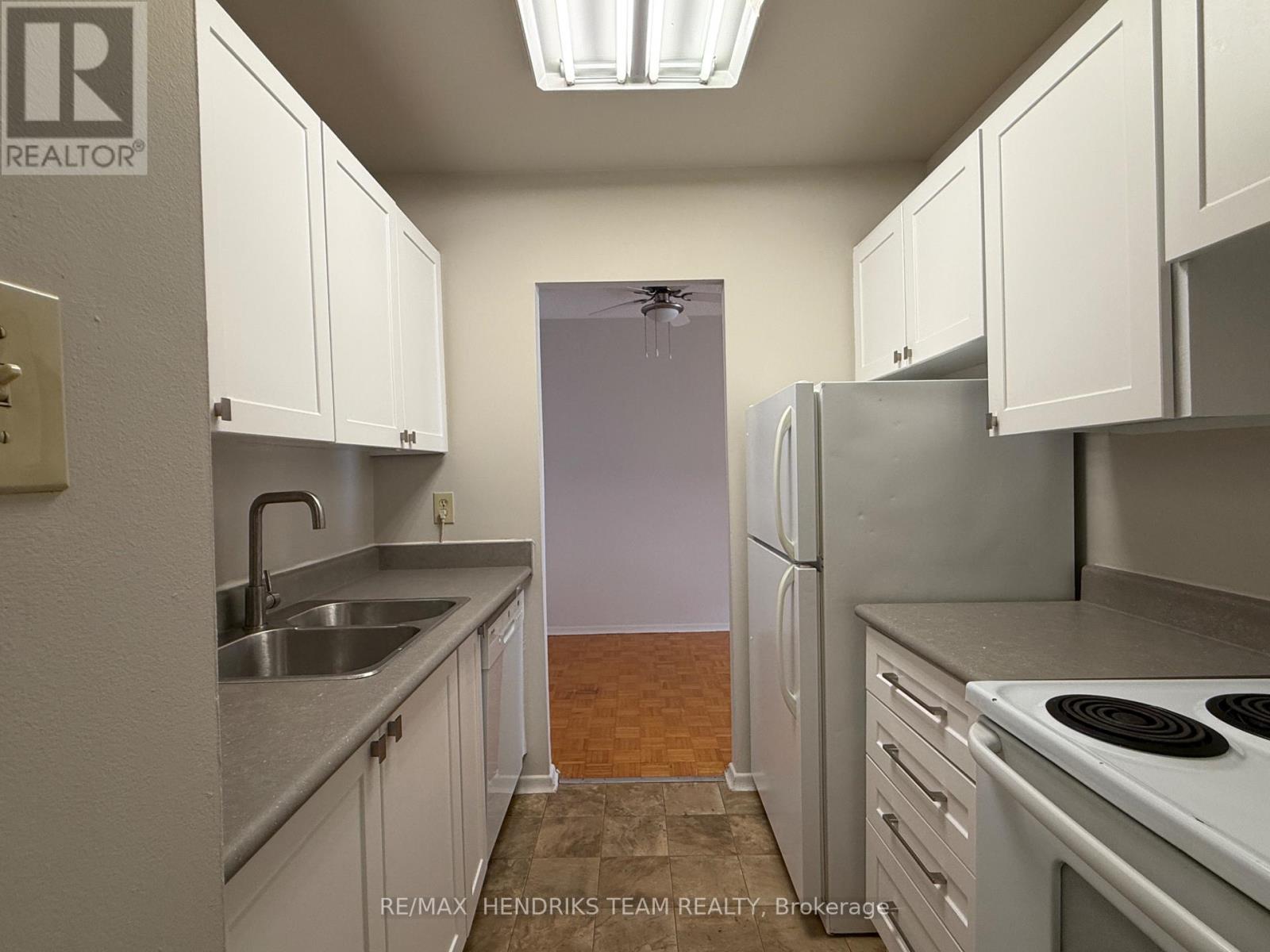 303 - 49 Leaside Drive, St. Catharines, Ontario  L2M 4G4 - Photo 2 - X13635504