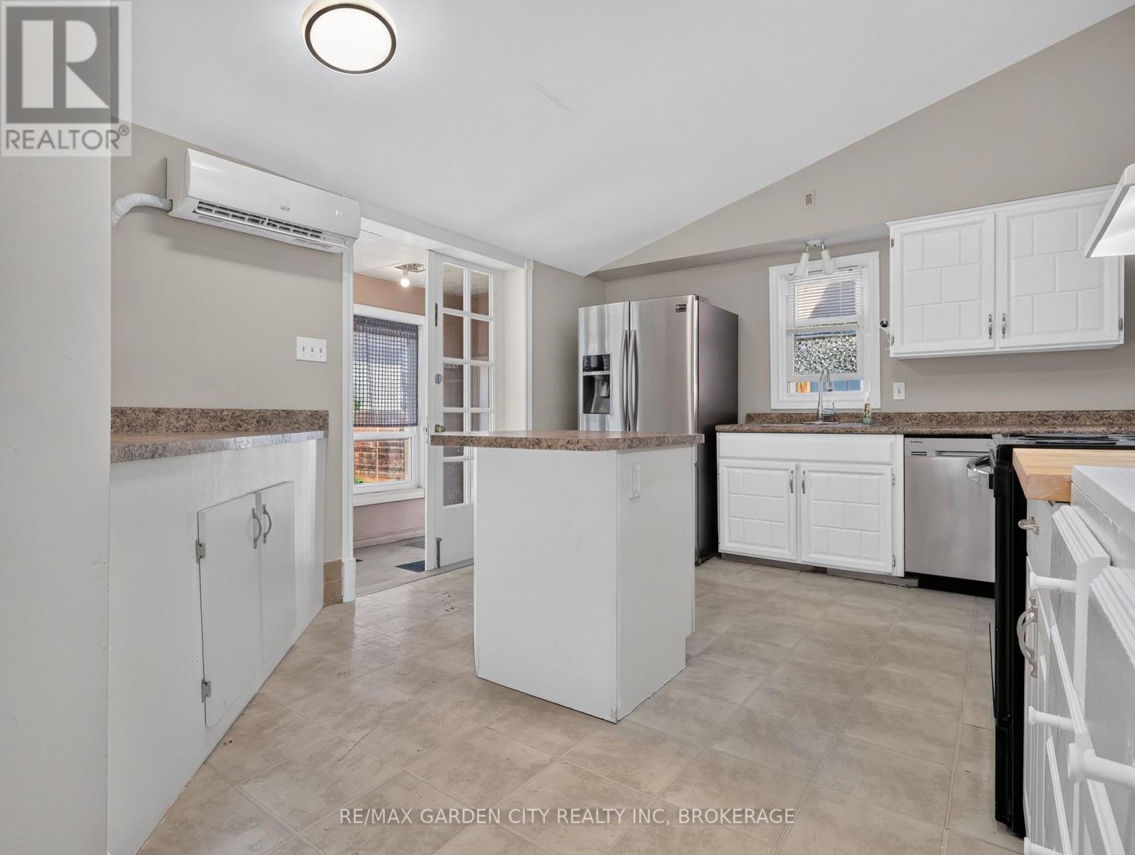 15 Catherine Street, St. Catharines, Ontario  L2R 5E4 - Photo 13 - X13636770