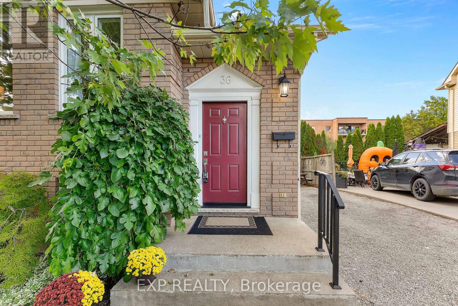 36 Vintage Crescent, St. Catharines, Ontario  L2S 3C6 - Photo 3 - X13636806
