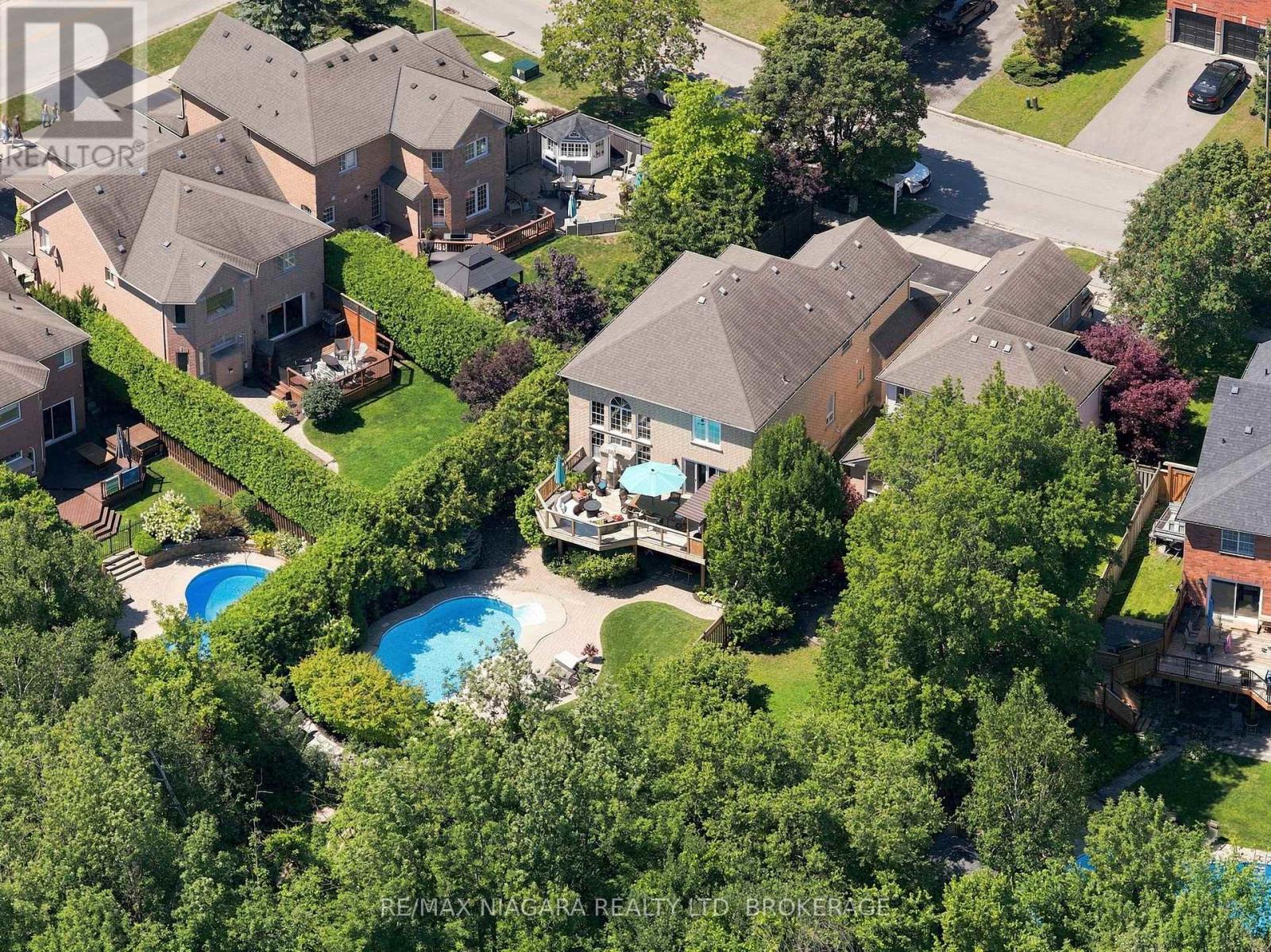 81 Gartshore Drive, Whitby, Ontario  L1P 1N5 - Photo 2 - E13637116