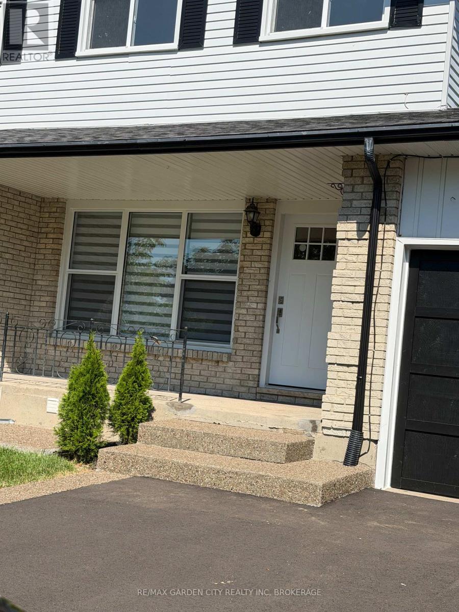 102 Tupper Drive, Thorold, Ontario  L2V 4C8 - Photo 2 - X13637108