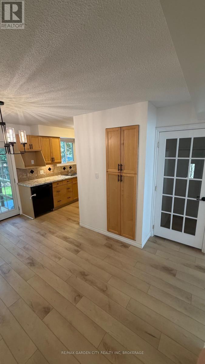 102 Tupper Drive, Thorold, Ontario  L2V 4C8 - Photo 6 - X13637108
