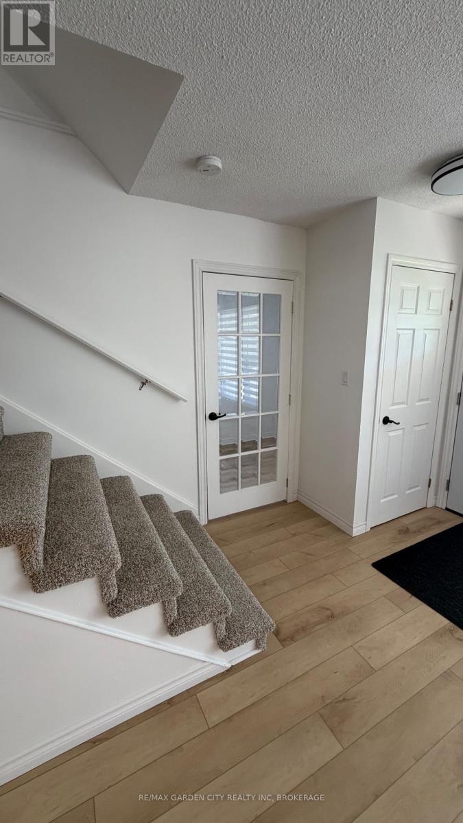 102 Tupper Drive, Thorold, Ontario  L2V 4C8 - Photo 9 - X13637108