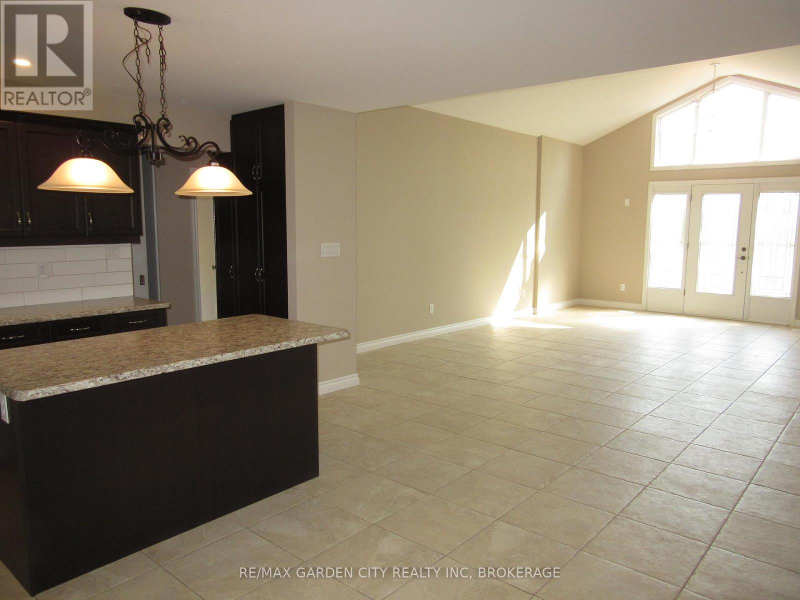 11981 Morris Road, Niagara Falls, Ontario  L3B 5N4 - Photo 4 - X13637794