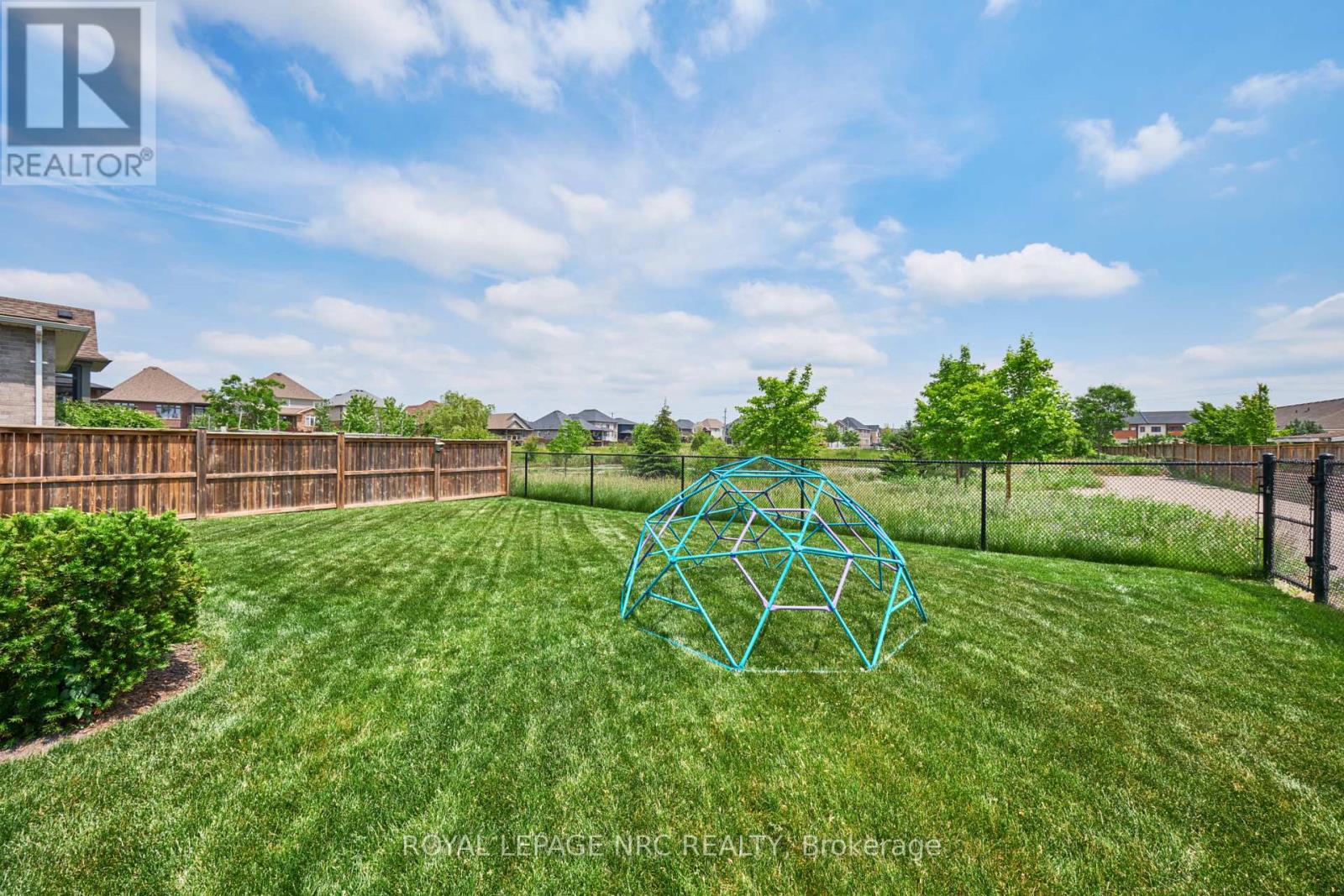 80 Days Avenue, Thorold, Ontario  L2V 0E6 - Photo 5 - X13638554