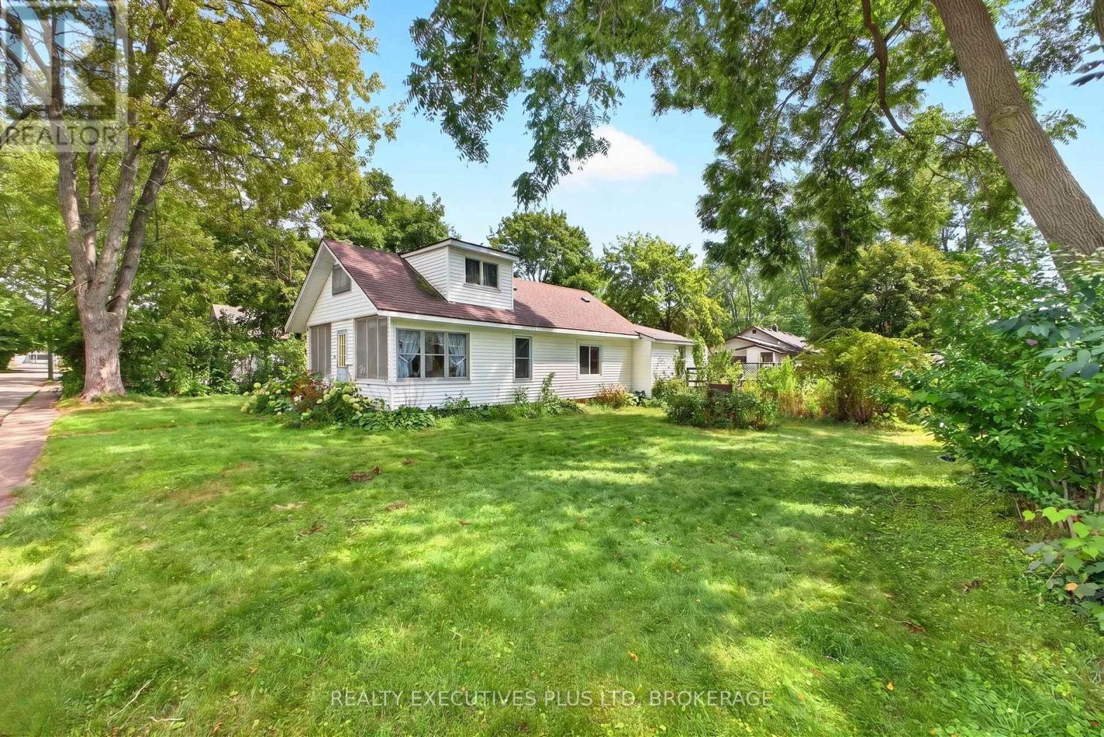3907 Alexandra Road, Fort Erie, Ontario  L0S 1B0 - Photo 2 - X13638994