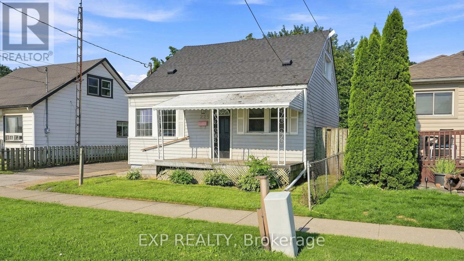 225 GRANTHAM AVENUE, St. Catharines, Ontario