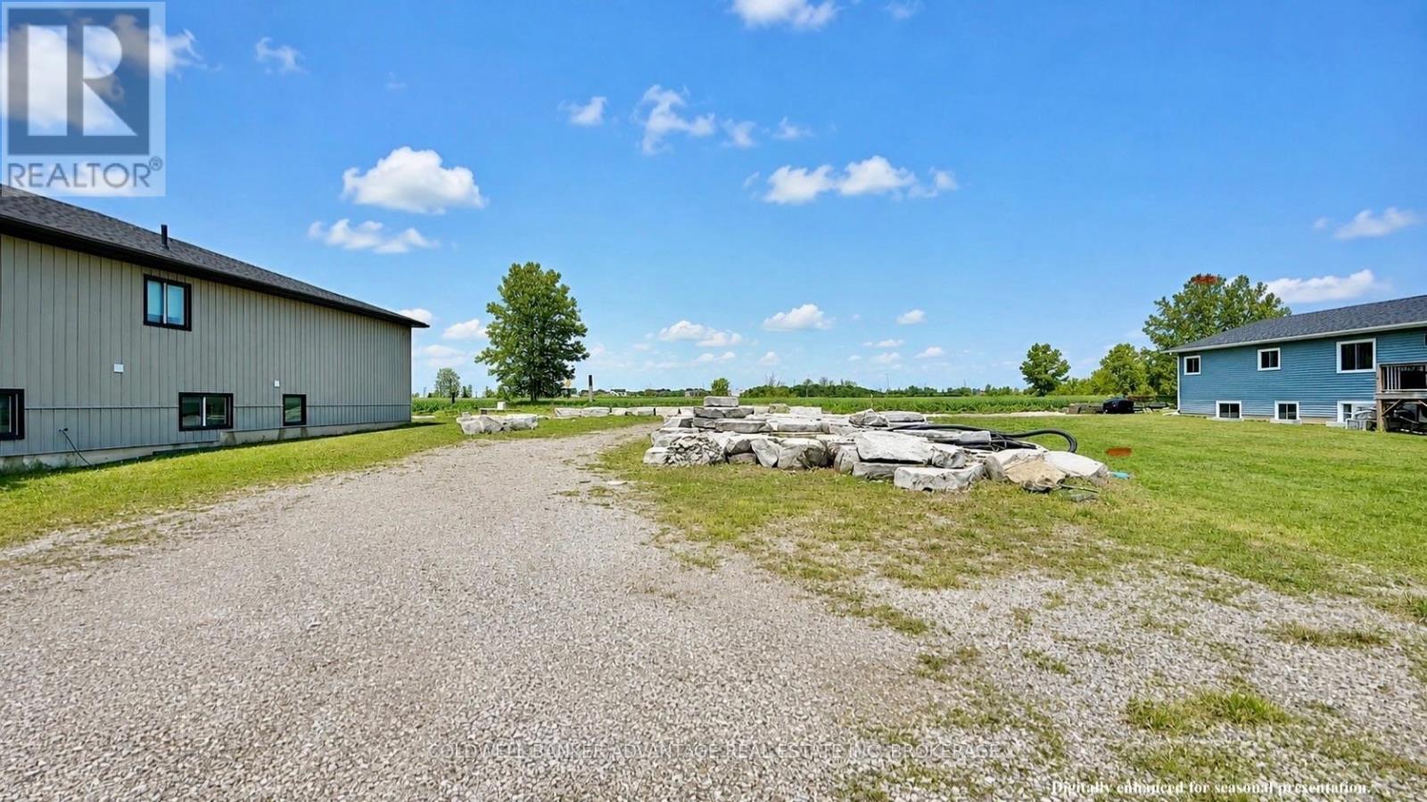 22 Huron Street, Welland, Ontario  L3B 5J3 - Photo 2 - X13642702