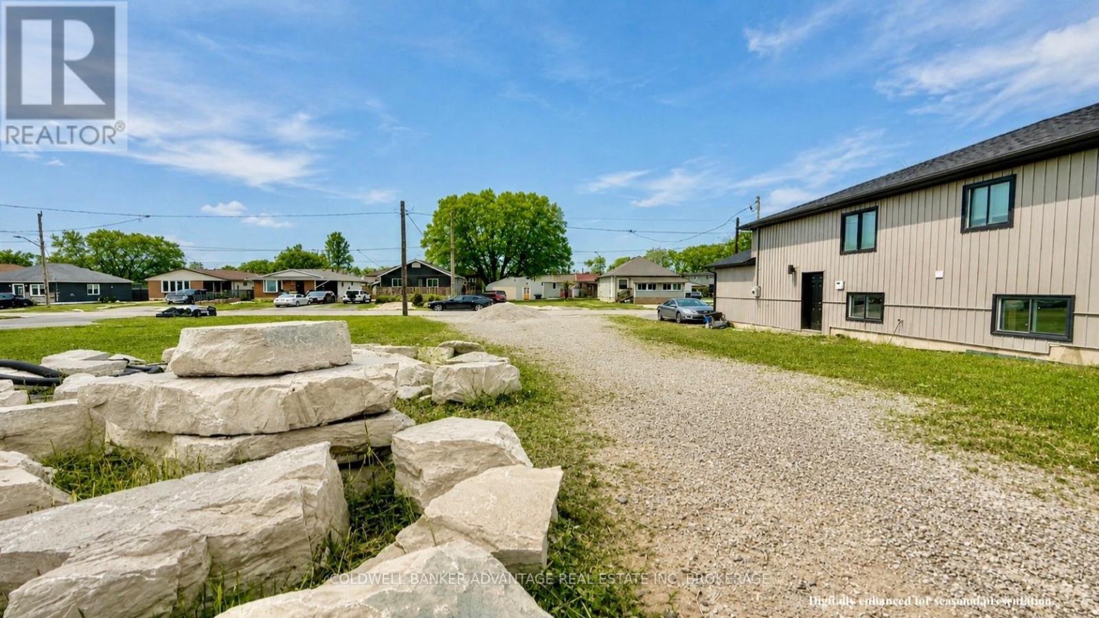 22 Huron Street, Welland, Ontario  L3B 5J3 - Photo 3 - X13642702