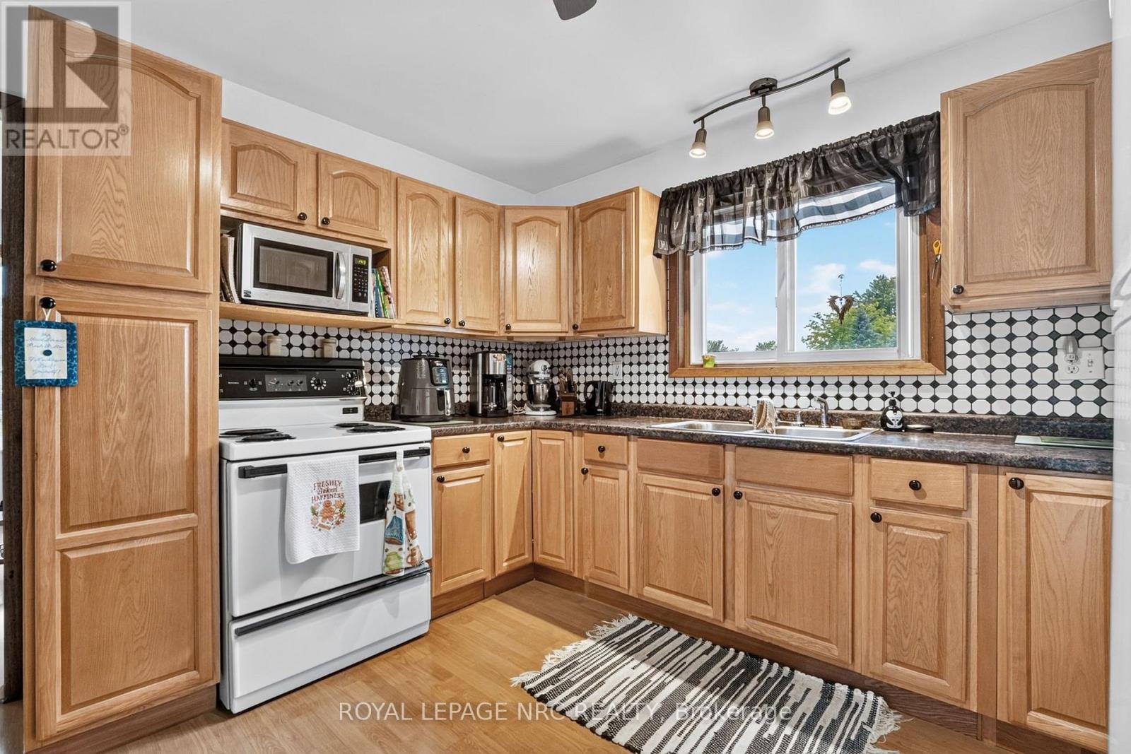 545 Belleview Boulevard, Fort Erie, Ontario  L0S 1N0 - Photo 12 - X13642738