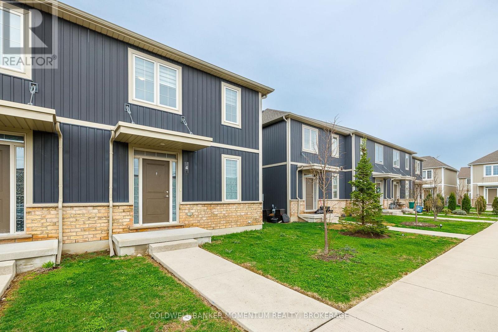 4 - 18 Corbin Street, St. Catharines, Ontario  L2P 0E8 - Photo 2 - X13642928