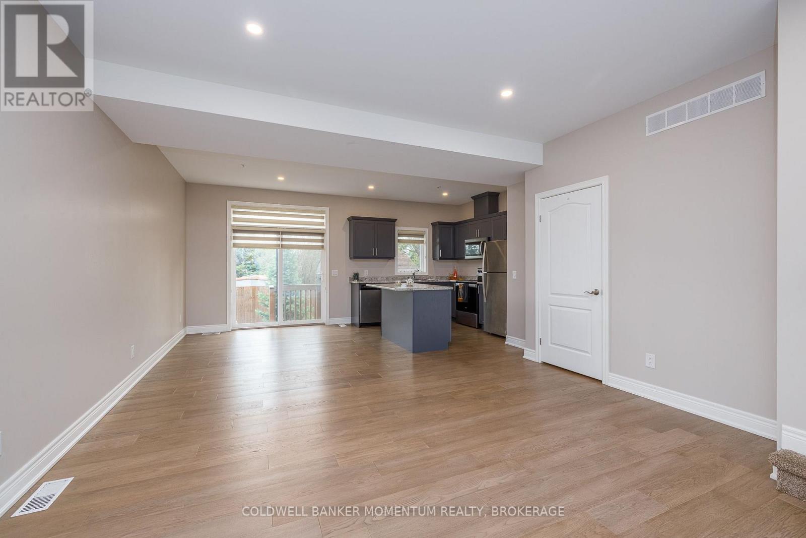 4 - 18 Corbin Street, St. Catharines, Ontario  L2P 0E8 - Photo 7 - X13642928