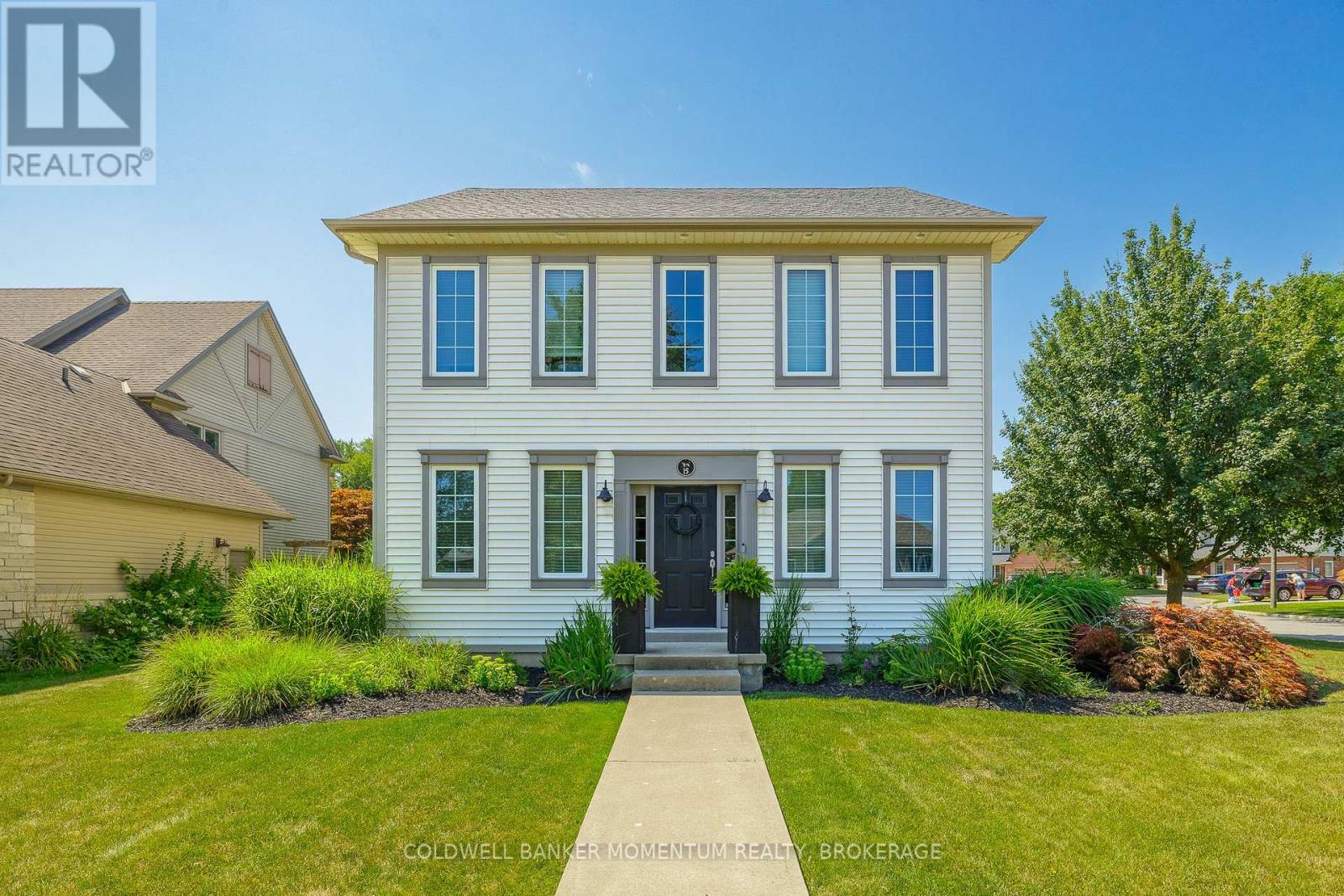 15 Virginia Street, Welland, Ontario  L3C 7A5 - Photo 3 - X13643164
