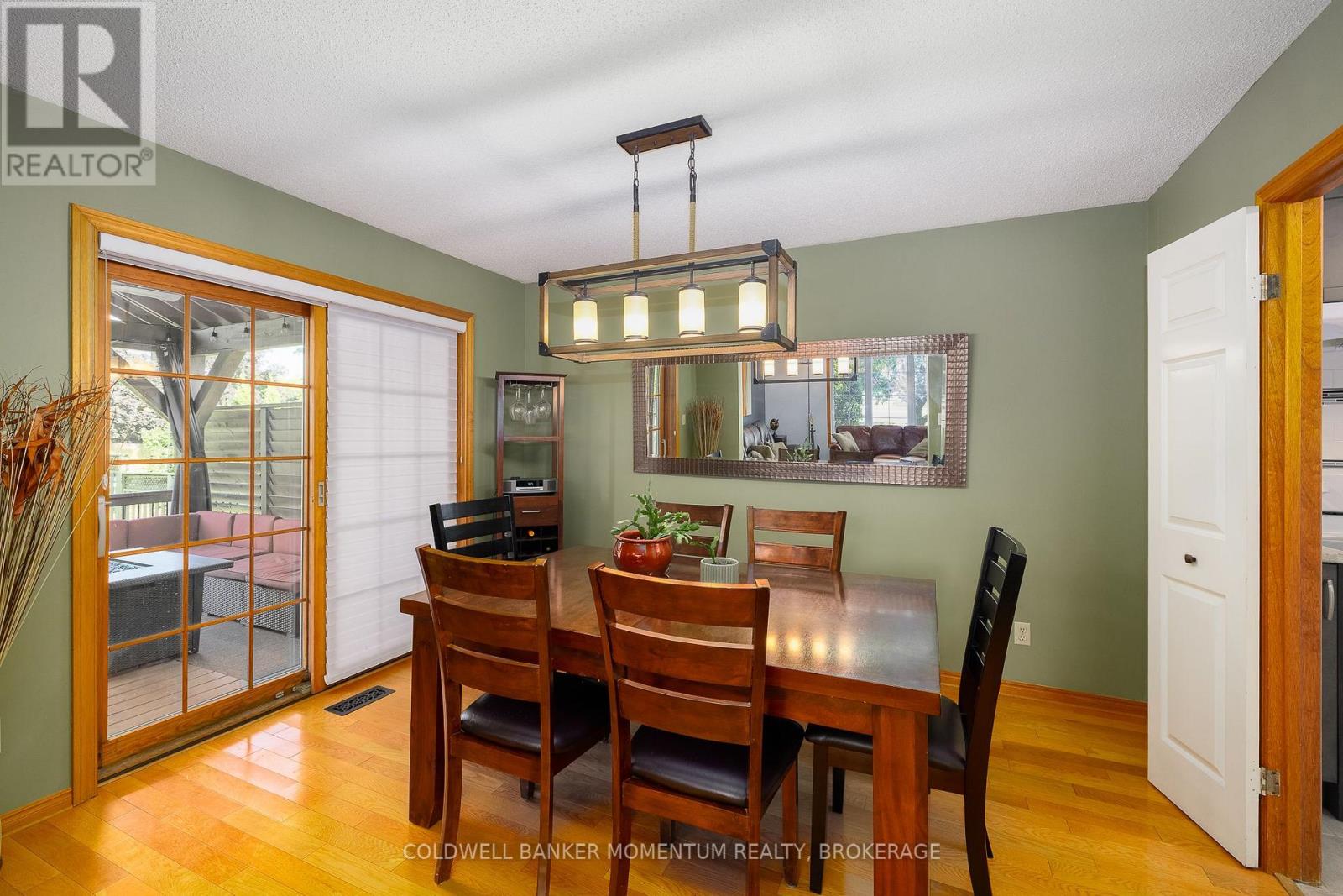 212 Livingston Avenue, Grimsby, Ontario  L3M 4V8 - Photo 18 - X13643170