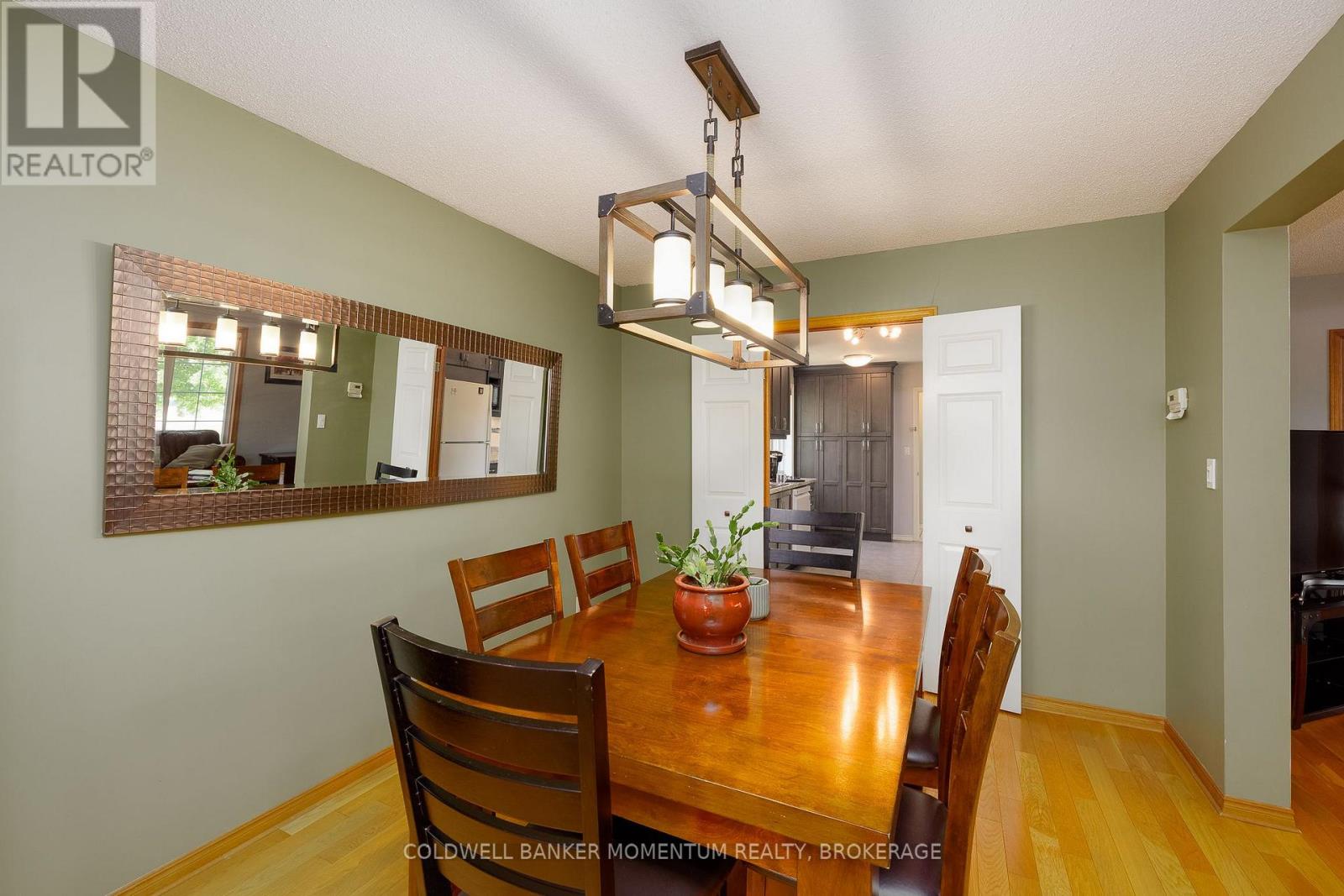 212 Livingston Avenue, Grimsby, Ontario  L3M 4V8 - Photo 19 - X13643170