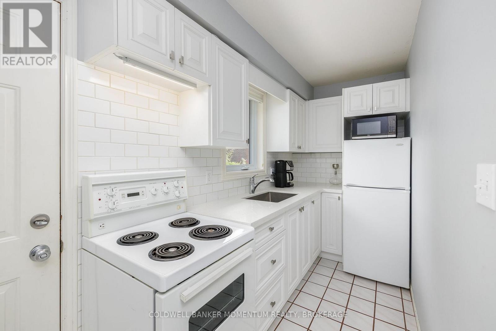 212 Livingston Avenue, Grimsby, Ontario  L3M 4V8 - Photo 20 - X13643170