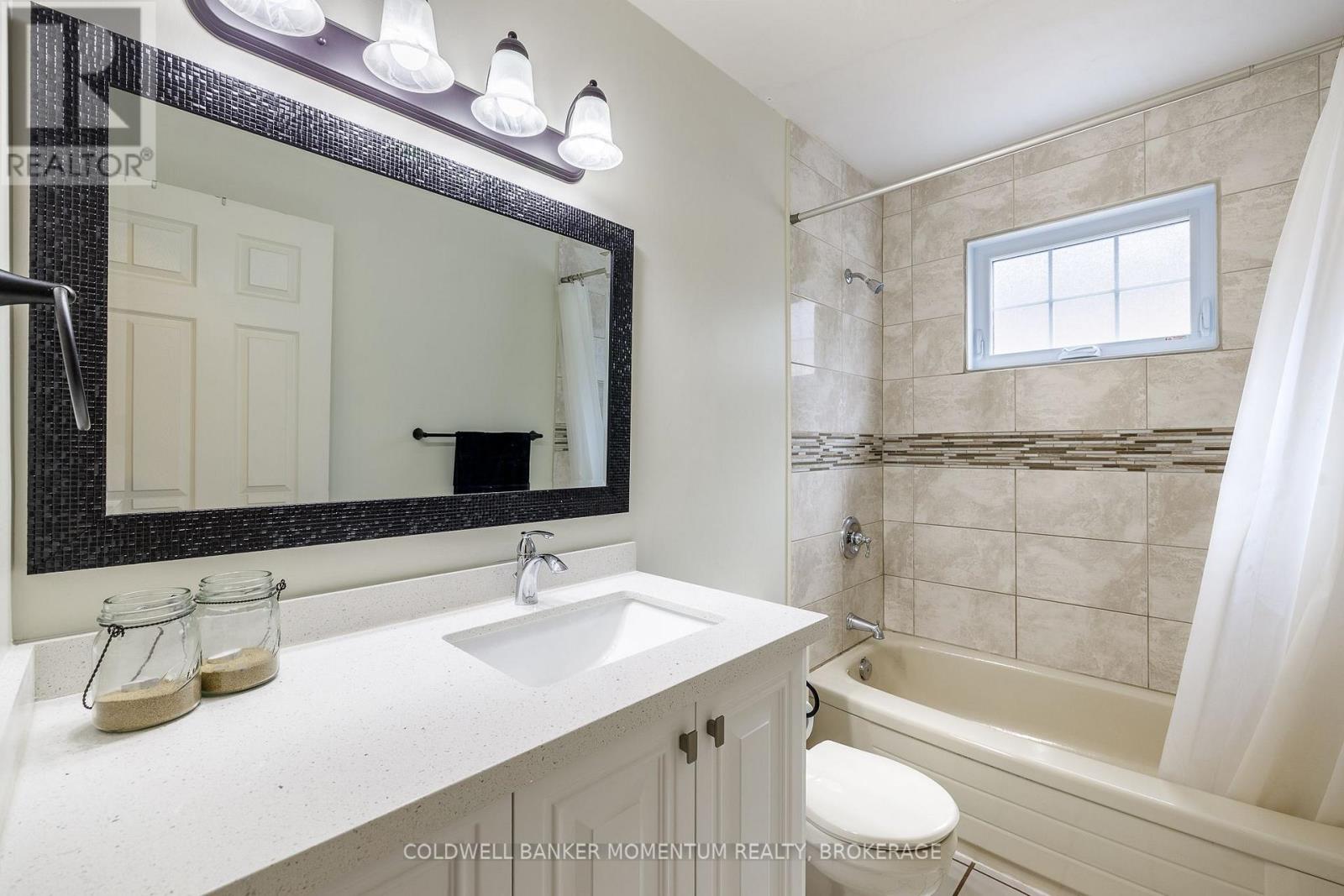 212 Livingston Avenue, Grimsby, Ontario  L3M 4V8 - Photo 21 - X13643170