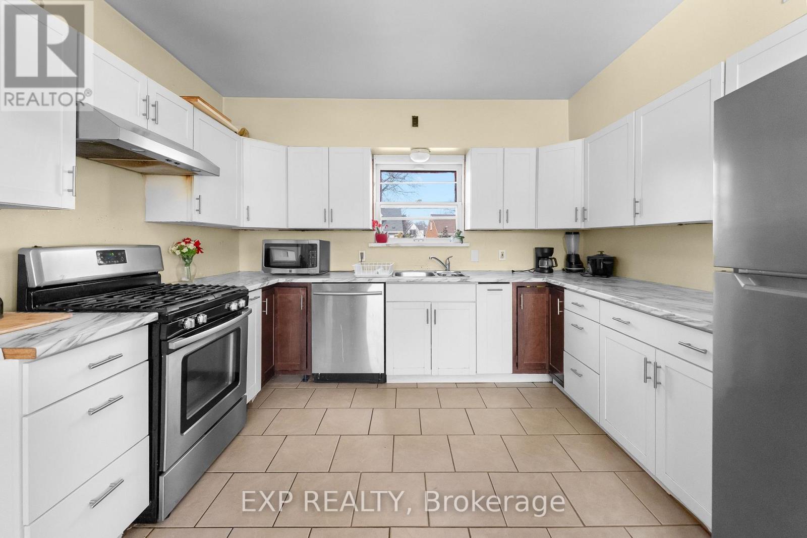 5958 Summer Street, Niagara Falls, Ontario  L2G 1M3 - Photo 12 - X13643720