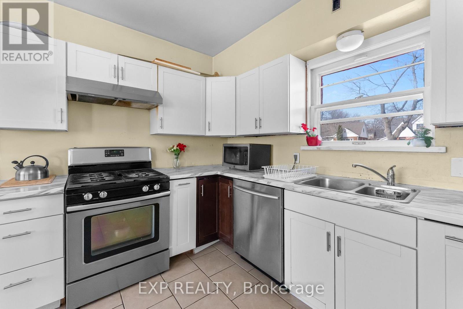 5958 Summer Street, Niagara Falls, Ontario  L2G 1M3 - Photo 13 - X13643720
