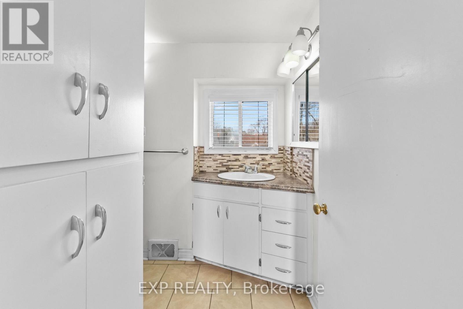 5958 Summer Street, Niagara Falls, Ontario  L2G 1M3 - Photo 17 - X13643720